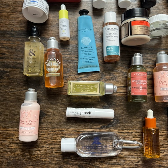 Giant Beauty Travel Size Bundle with Cosmetic Bag | NWT - Picture 4 of 6